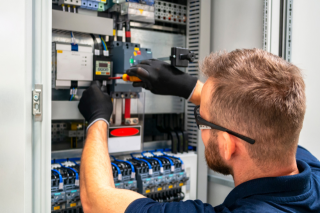 commercial electrician port lincoln